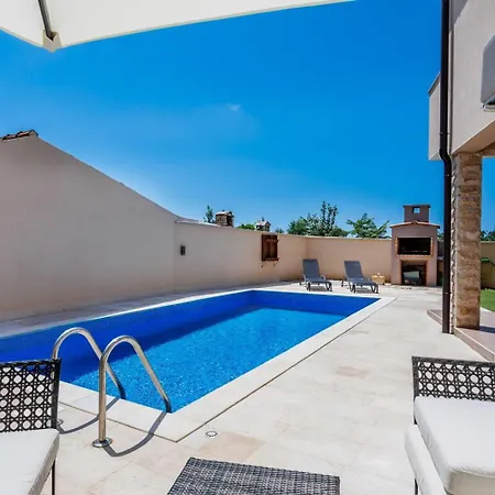 Ferienhaus Fulia With Pool Galižana